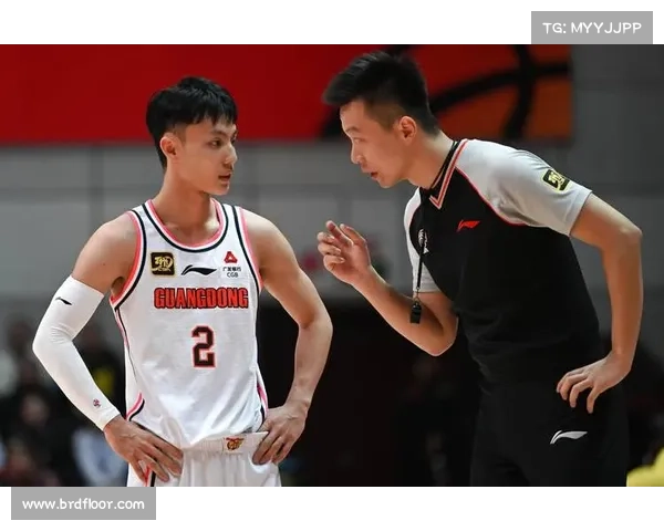 徐杰 1-3 不敌父亲:CBA 后卫的成长密码竟是父子单挑 徐杰 1-3 不敌父亲:CBA 后卫的成长密码竟是父子单挑