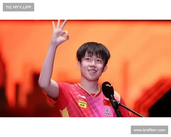 王楚钦笑对互动丢分!1-0 呼喊点燃胜负欲,国乒顶流上演反差萌 王楚钦笑对互动丢分!1-0 呼喊点燃胜负欲,国乒顶流上演反差萌